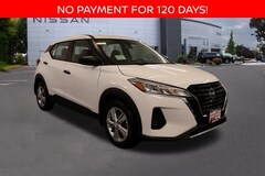 2025 Nissan Kicks Play S SUV