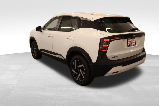 2025 Nissan Kicks SV photo 3
