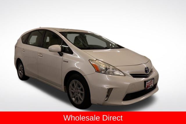2014 Toyota Prius v Five