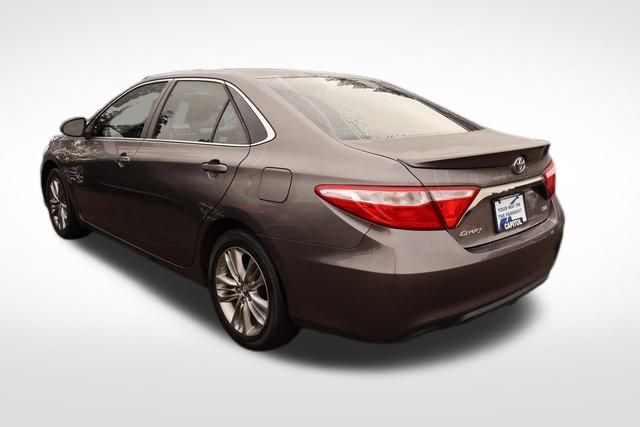 2016 Toyota Camry XLE photo 3