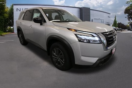 2025 Nissan Pathfinder S SUV
