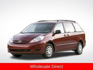 2009 Toyota Sienna CE's photo