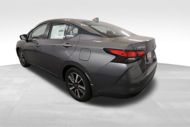 2025 Nissan Versa 1.6 SV photo 3