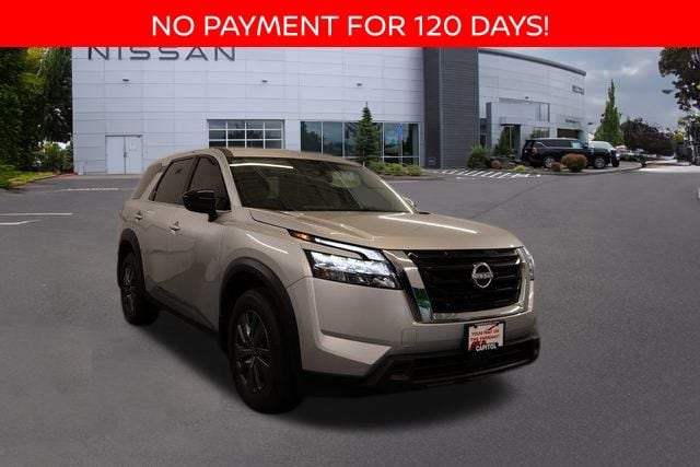 2025 Nissan Pathfinder S's photo