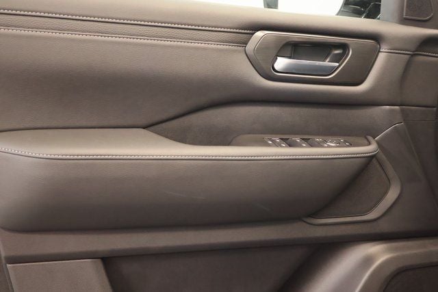 2026 Nissan Armada SV - Photo 8