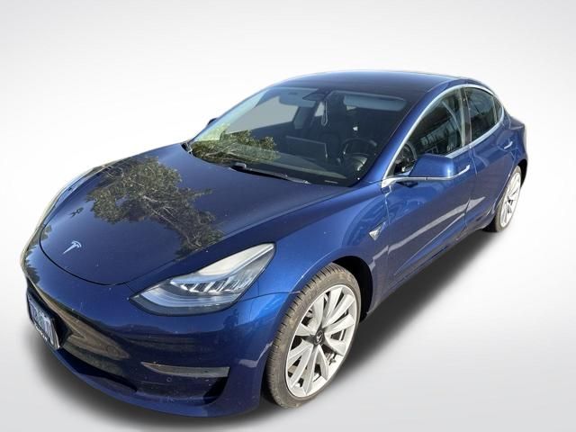 2019 Tesla Model 3 Rear-Wheel Drive Mid Range's photo