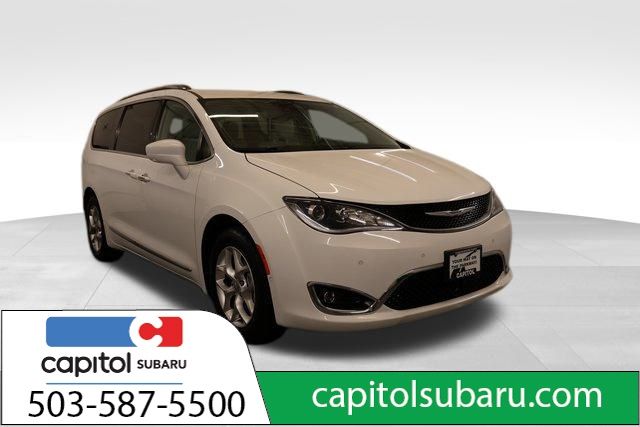 2020 Chrysler Pacifica Touring L's photo