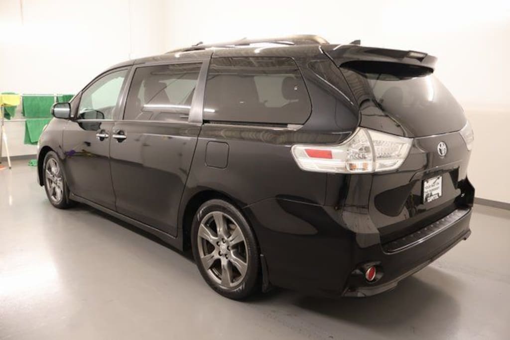 Used 2019 Toyota Sienna SE 8 Passenger Van