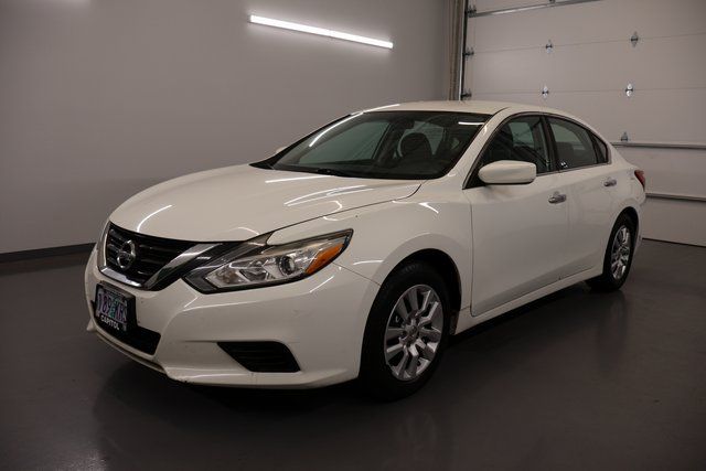 2016 Nissan Altima 2.5 S photo 4