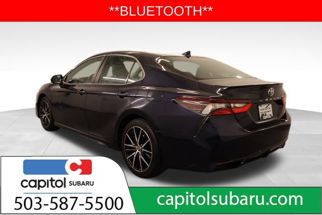 2021 Toyota Camry SE photo 3