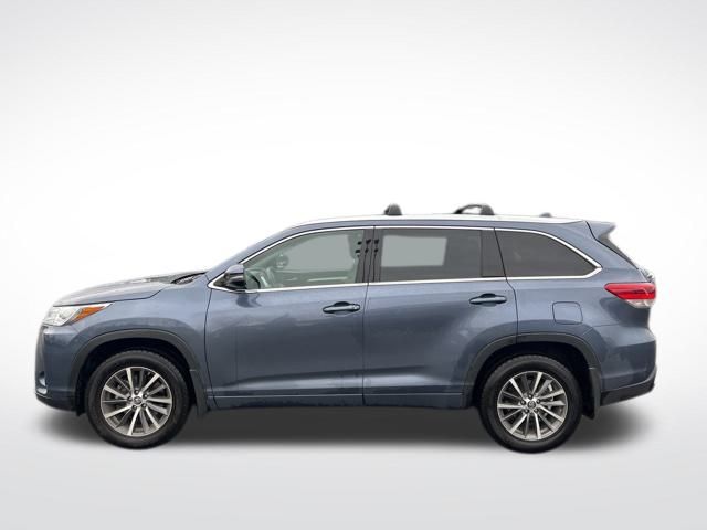 2018 Toyota Highlander SE photo 2