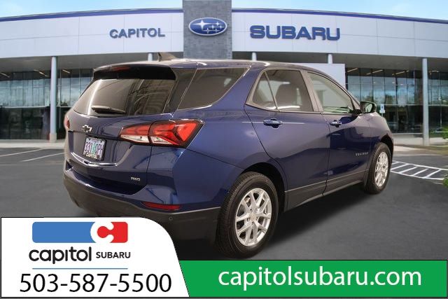 2022 Chevrolet Equinox LS photo 2
