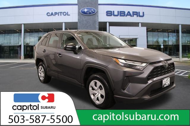 2024 Toyota RAV4 LE's photo