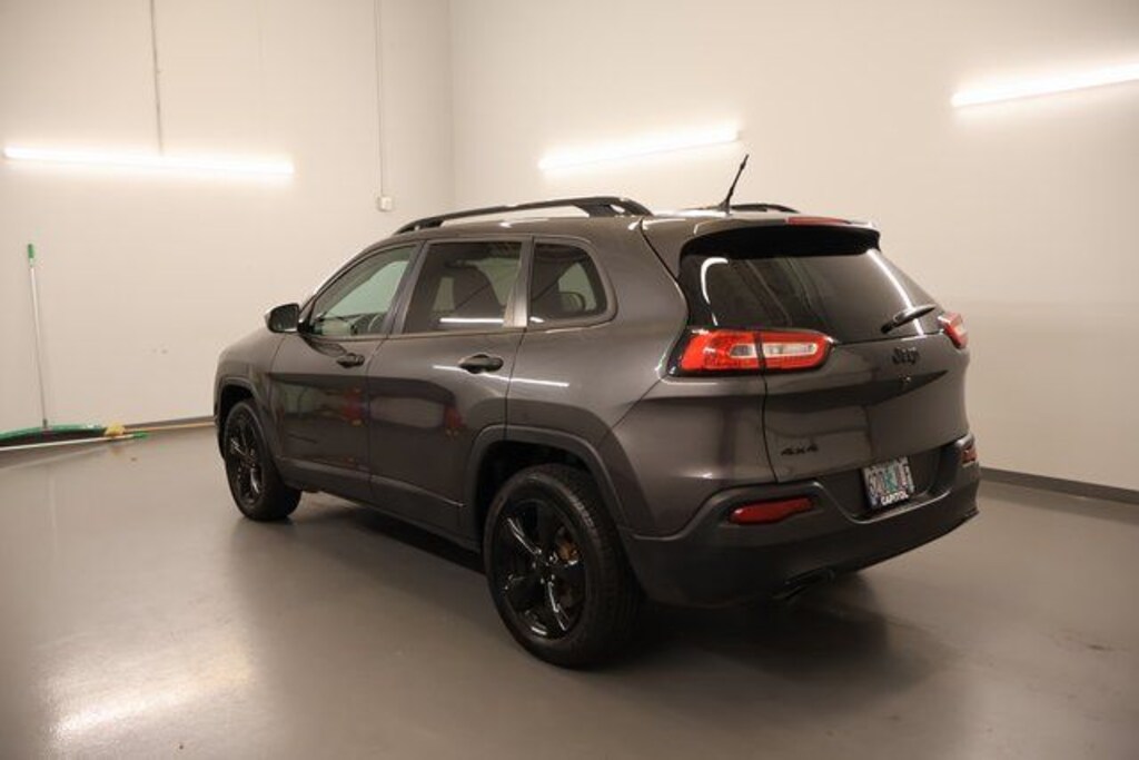 Used 2016 Jeep Cherokee Sport SUV