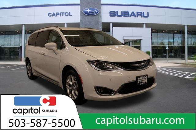 2020 Chrysler Pacifica Touring L's photo