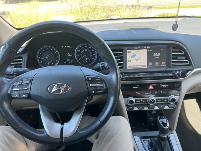 2020 Hyundai Elantra Limited photo 2