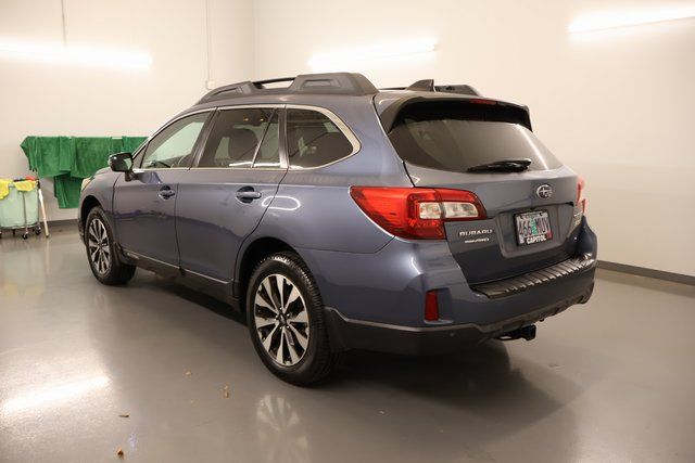 2017 Subaru Outback 2.5i Limited photo 2