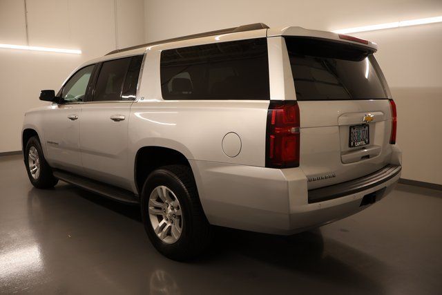 2020 Chevrolet Suburban LT photo 3
