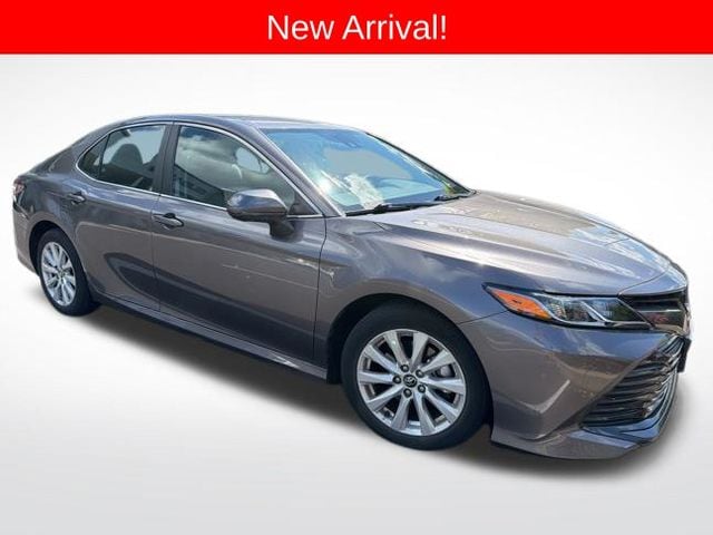 2020 Toyota Camry 2.5 Auto LE's photo