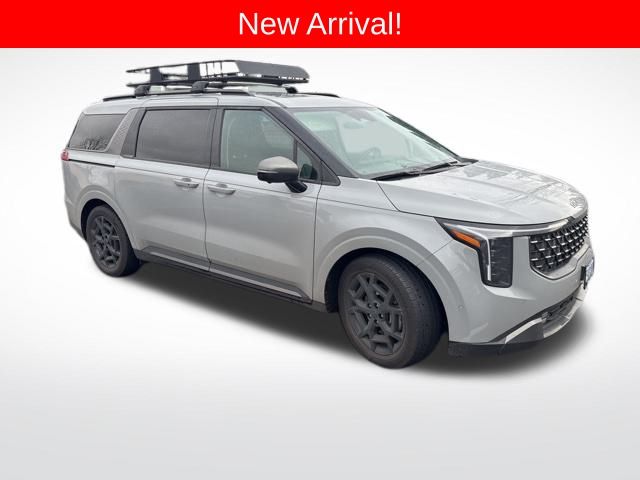 2025 Kia Carnival SX's photo