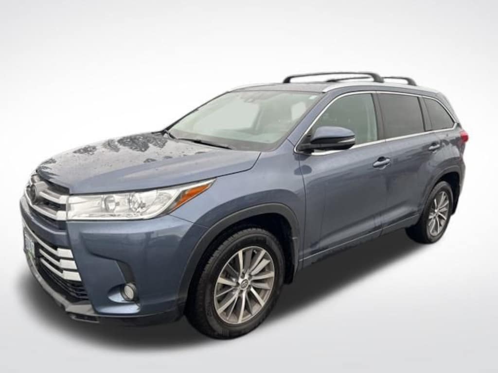 Used 2018 Toyota Highlander SE V6 SUV