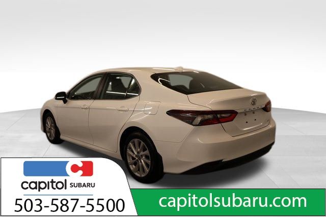 2023 Toyota Camry LE photo 3