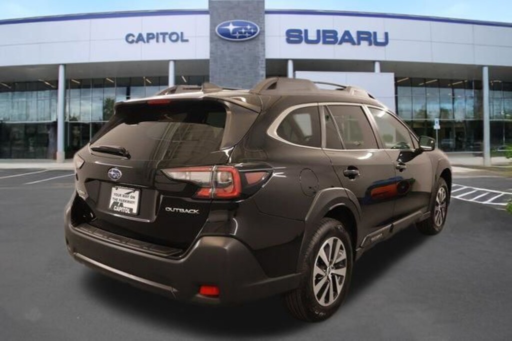 Used 2025 Subaru Outback Premium SUV