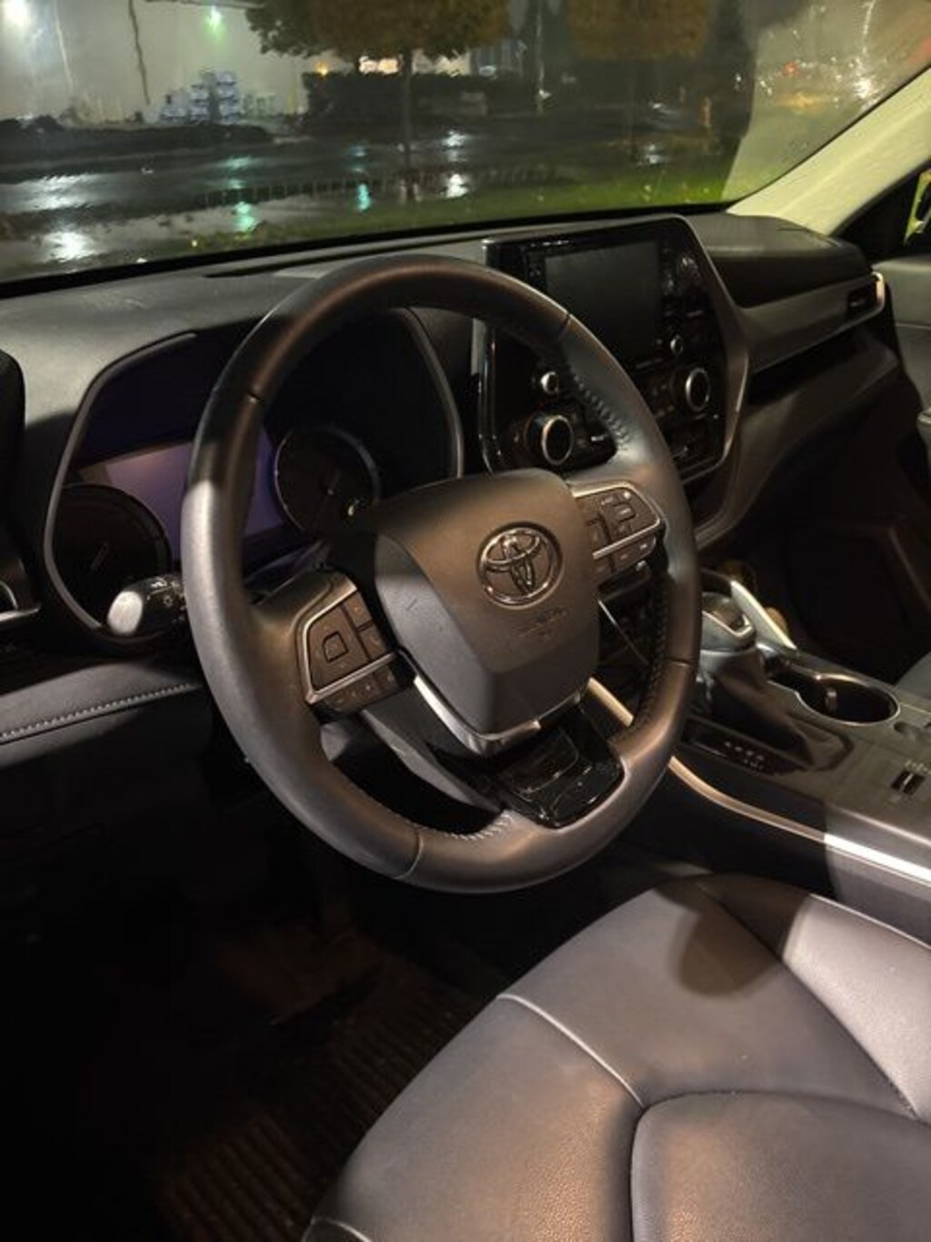 Used 2020 Toyota Highlander Hybrid XLE SUV