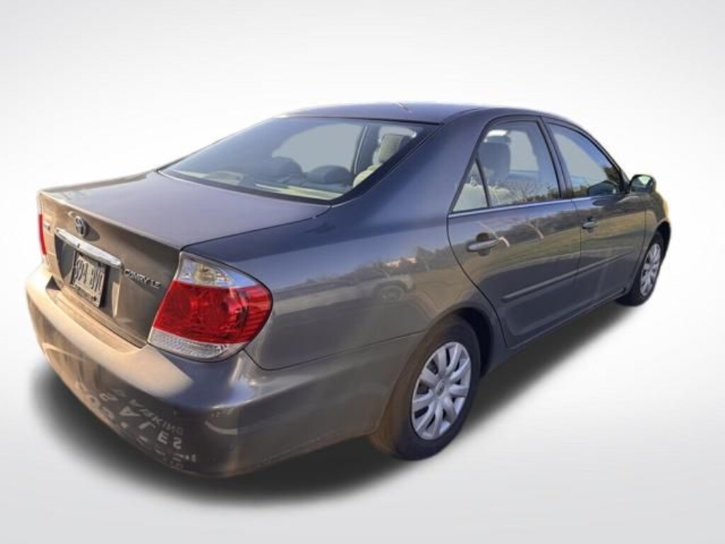 Used 2005 Toyota Camry LE Sedan