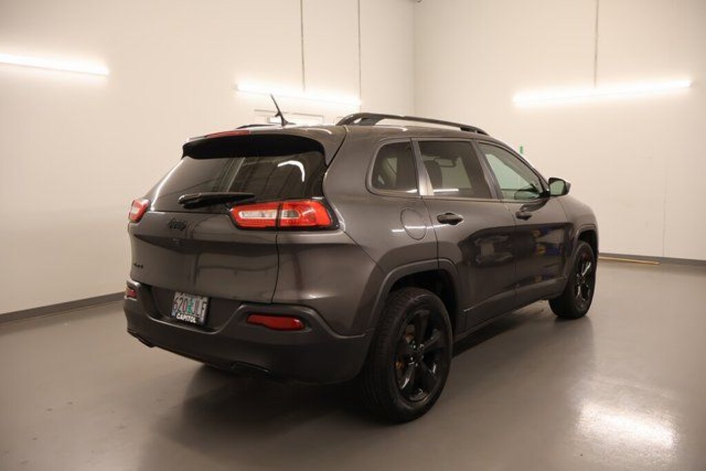Used 2016 Jeep Cherokee Sport SUV