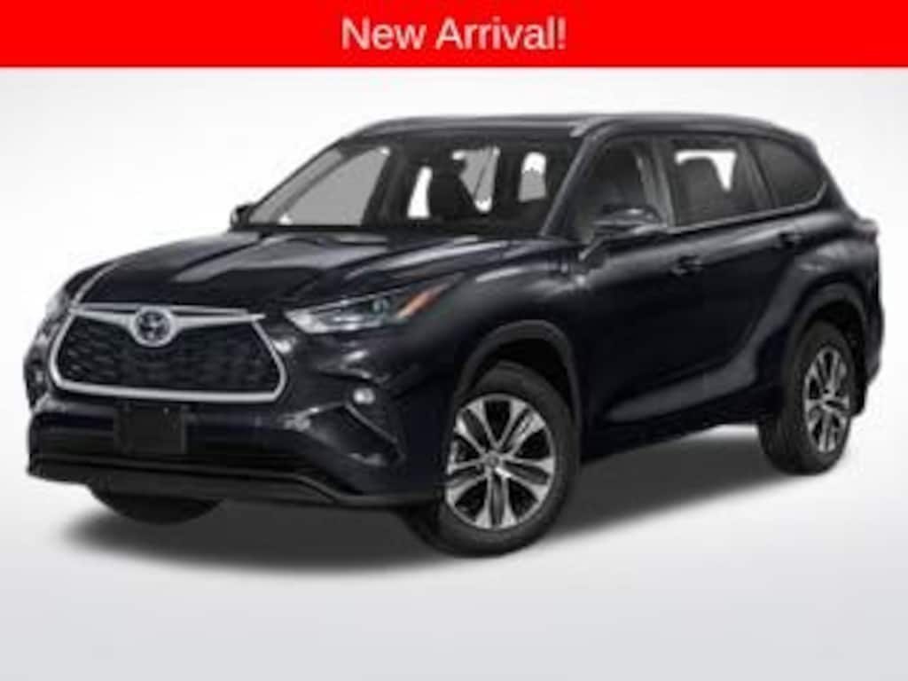 Used 2023 Toyota Highlander L SUV