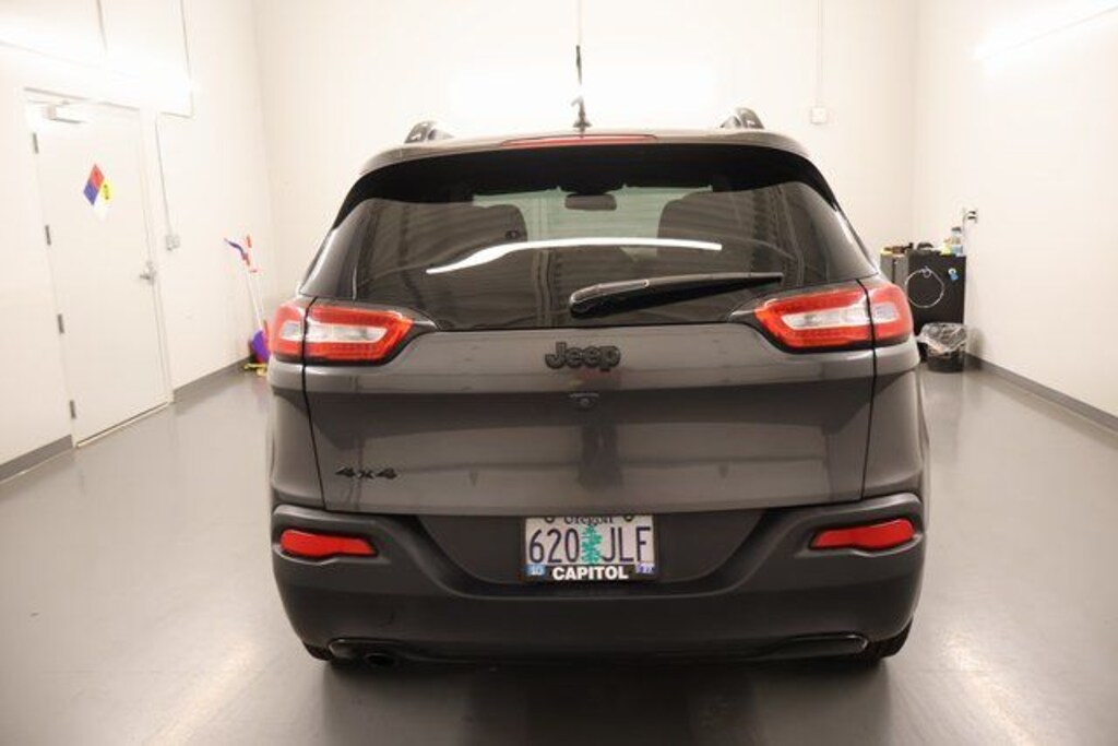 Used 2016 Jeep Cherokee Sport SUV