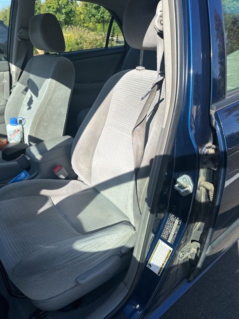 2006 Toyota Corolla CE photo 2