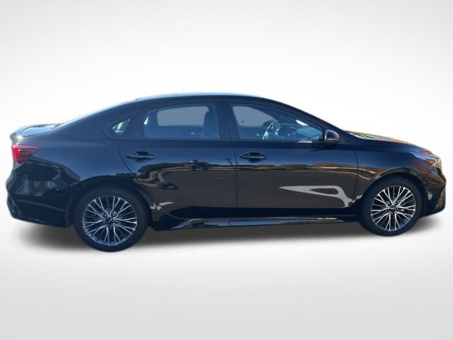 2023 Kia Forte GT-Line photo 4