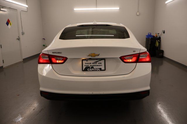 2018 Chevrolet Malibu 1LT photo 3