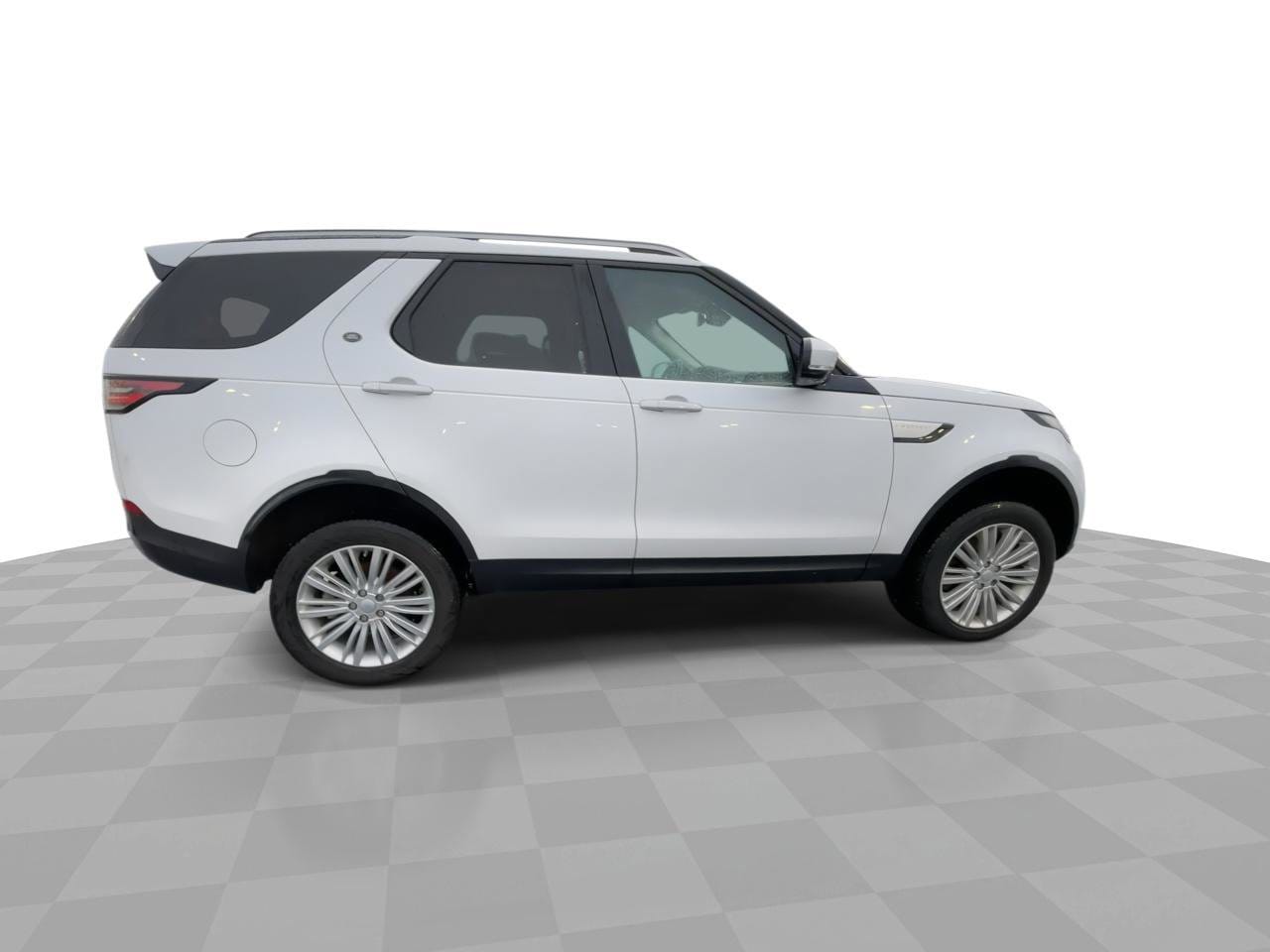 Used 2018 Land Rover Discovery HSE LUX with VIN SALRT2RKXJA047877 for sale in Williamsville, NY
