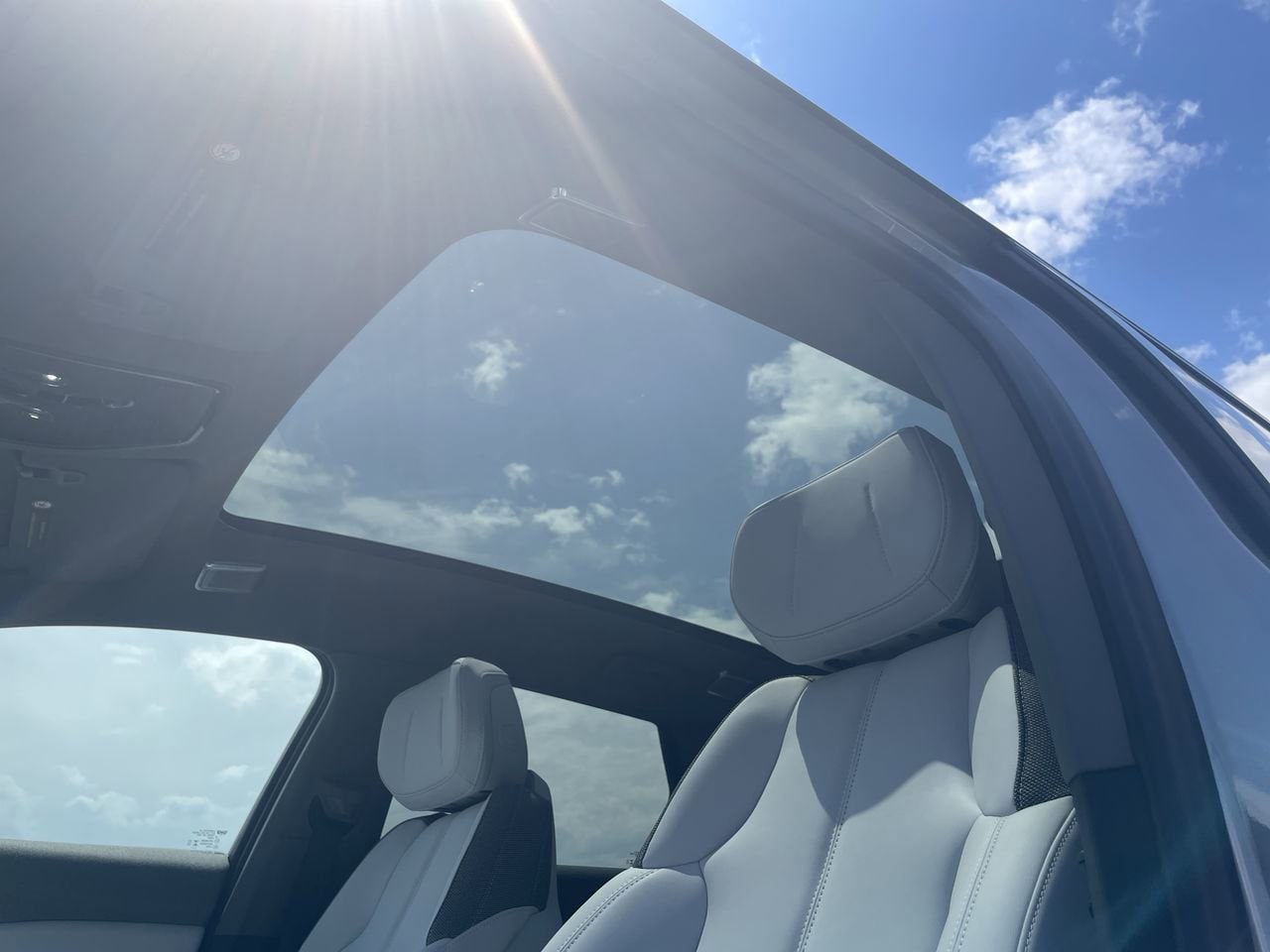 2026 Cadillac OPTIQ Sport - Photo 18