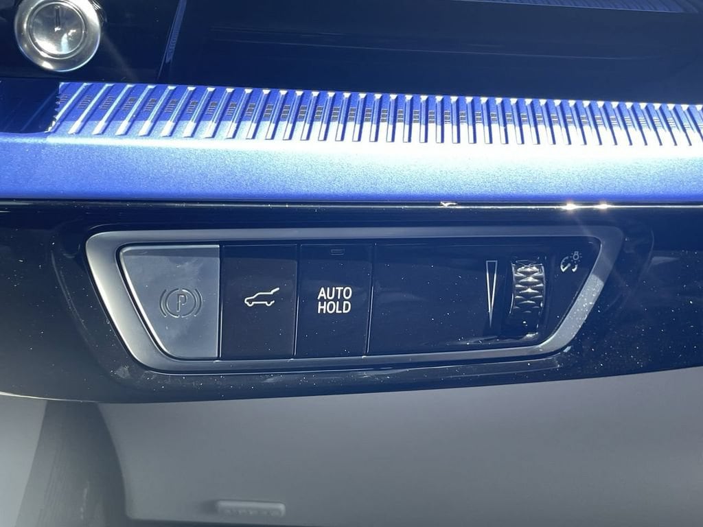 2026 Cadillac OPTIQ Sport - Photo 17