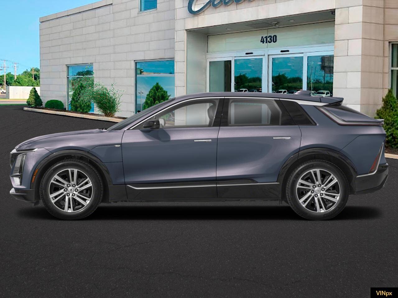 2025 Cadillac Lyriq Luxury photo 2