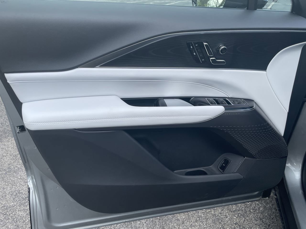 2025 Cadillac LYRIQ Sport 1 - Photo 21