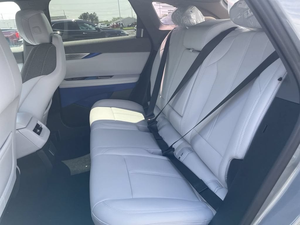 2026 Cadillac OPTIQ Sport - Photo 25