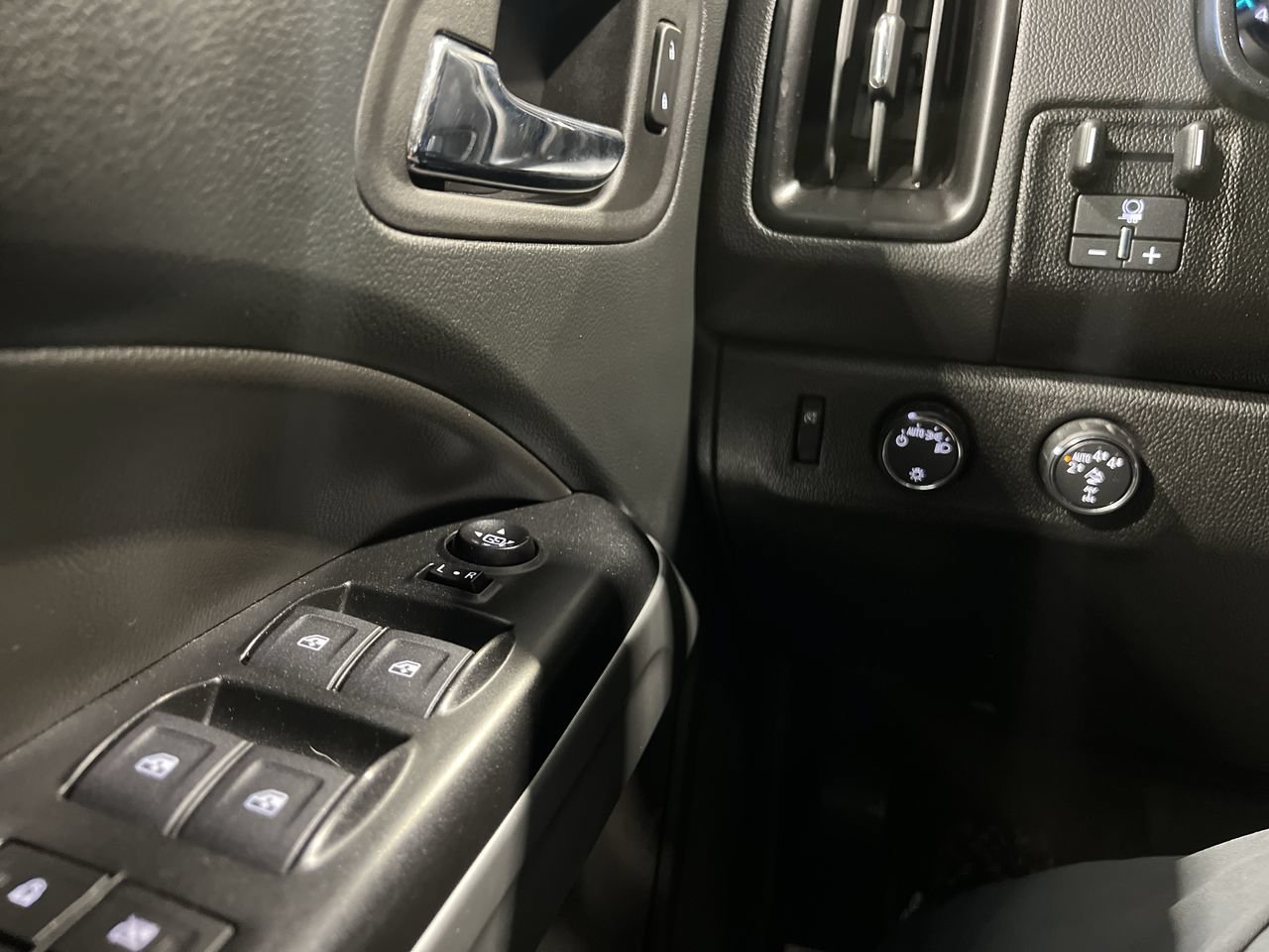 2022 Chevrolet Colorado ZR2 - Photo 17
