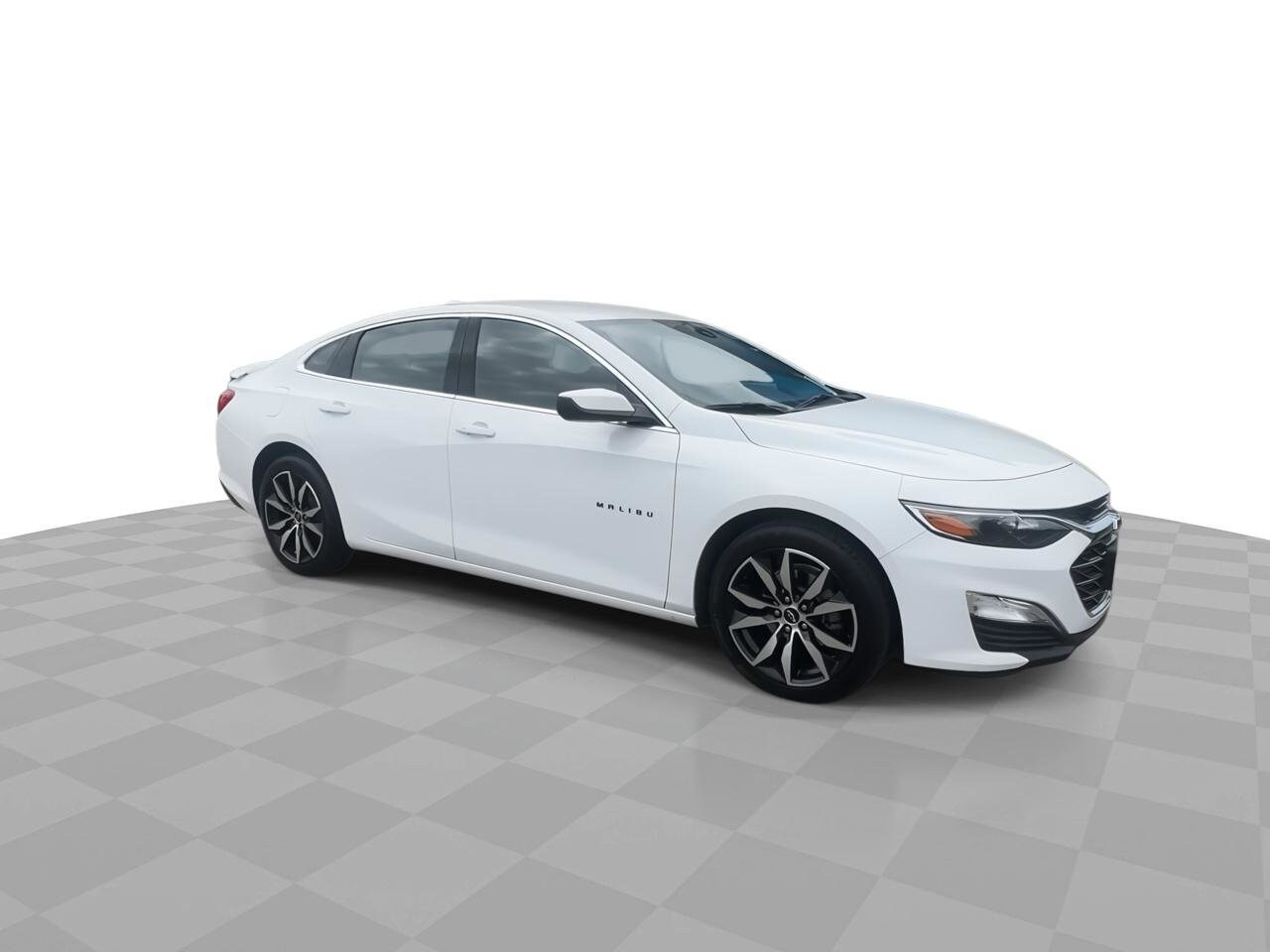 2025 Chevrolet Malibu RS photo 2