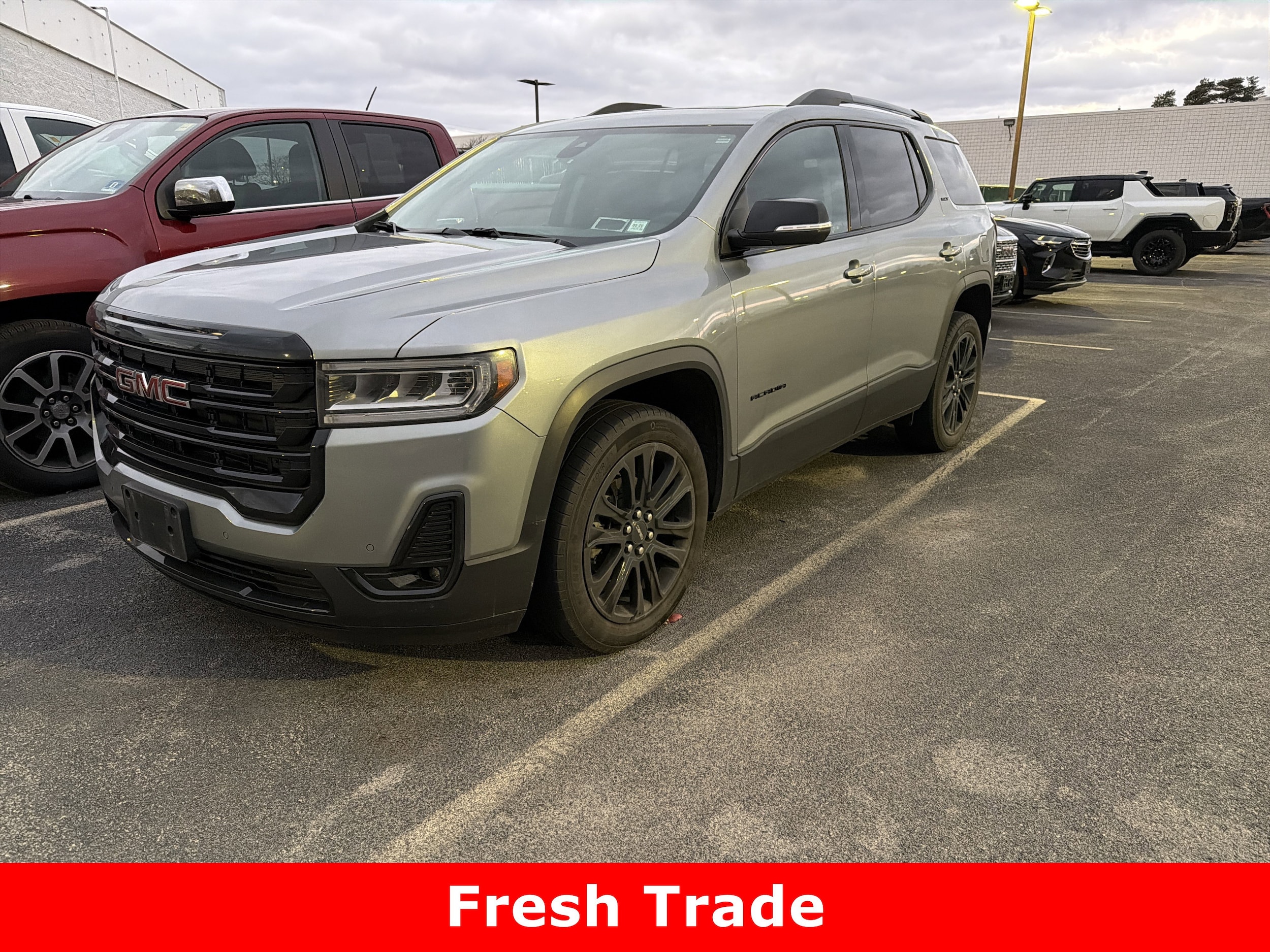 2023 GMC Acadia SLT's photo