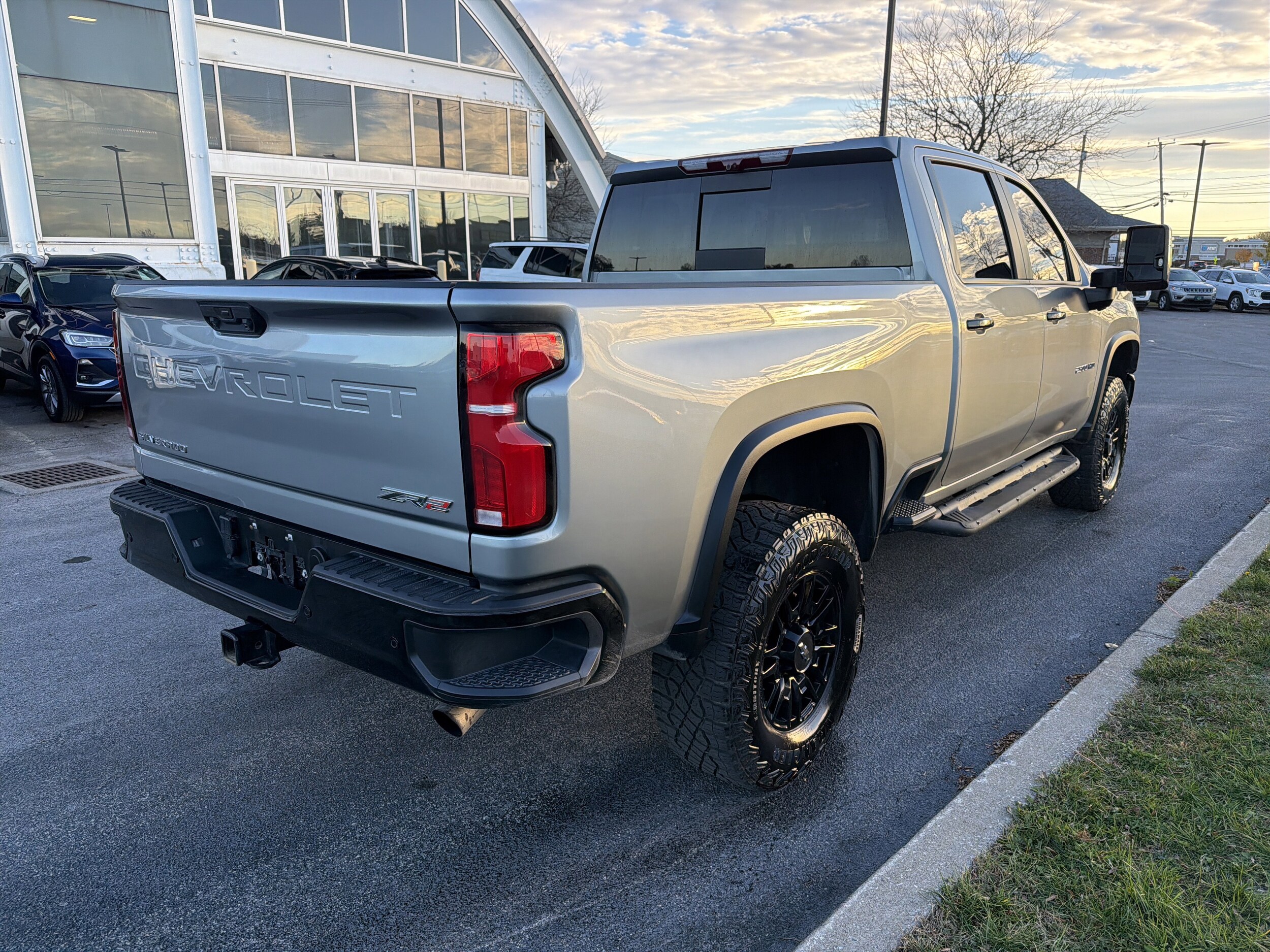 2024 Chevrolet Silverado 2500HD ZR2 photo 2