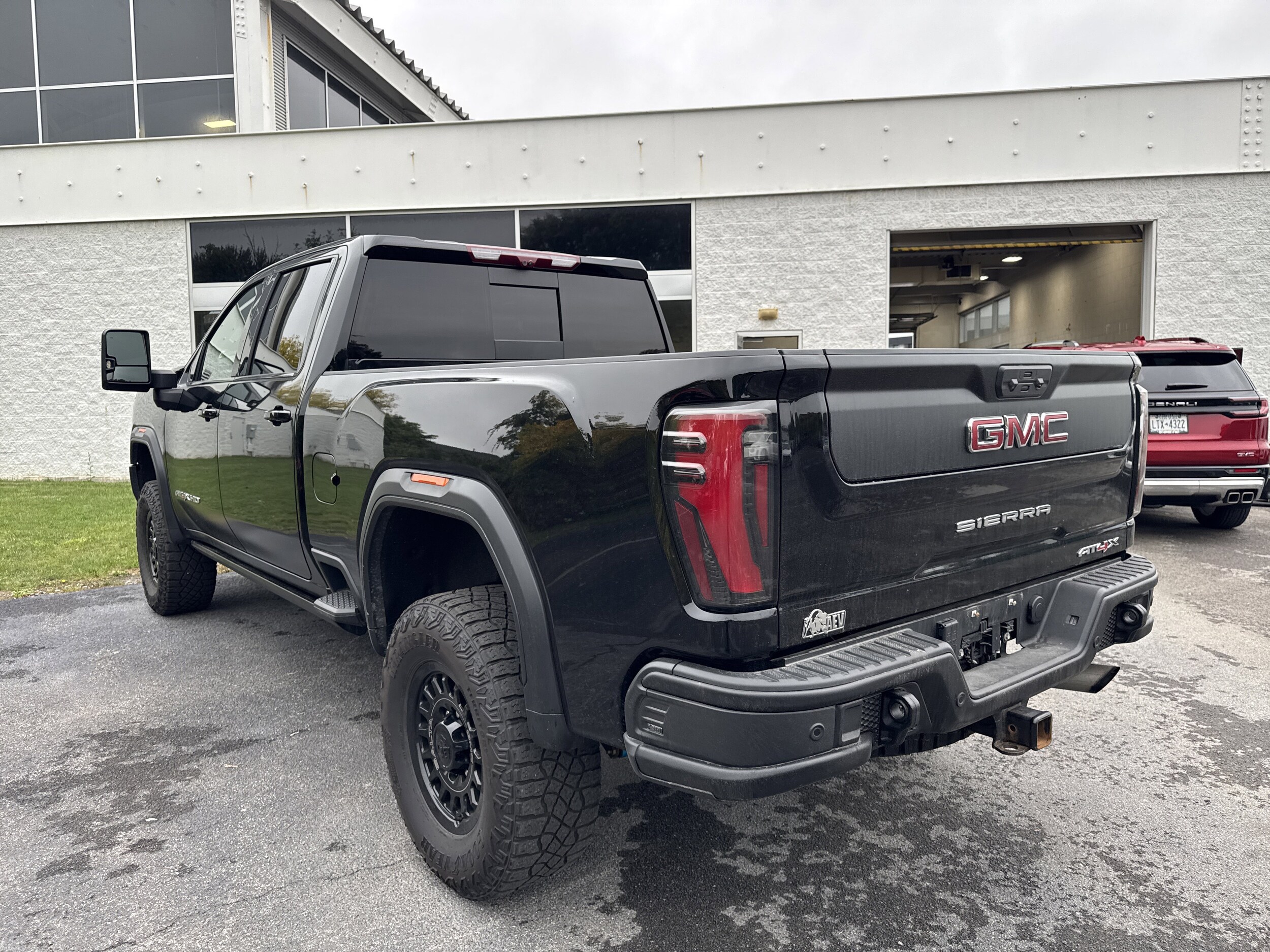 2024 Gmc Sierra 2500 HD AT4X photo 2