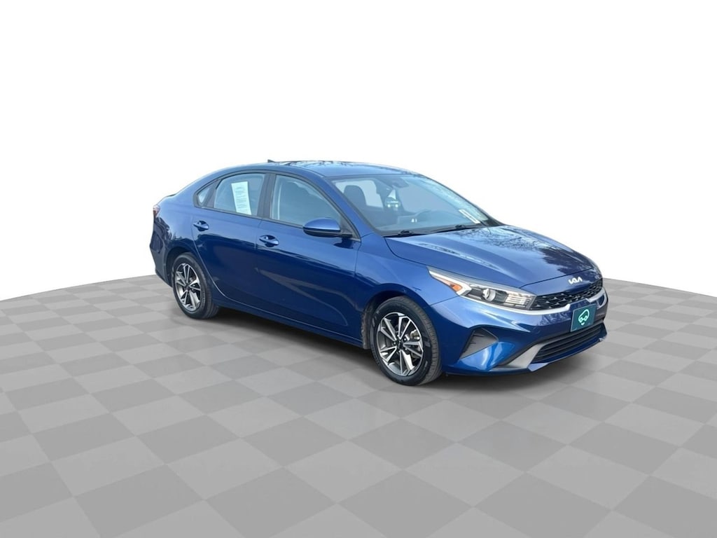 2023 Kia Forte LXS photo 2