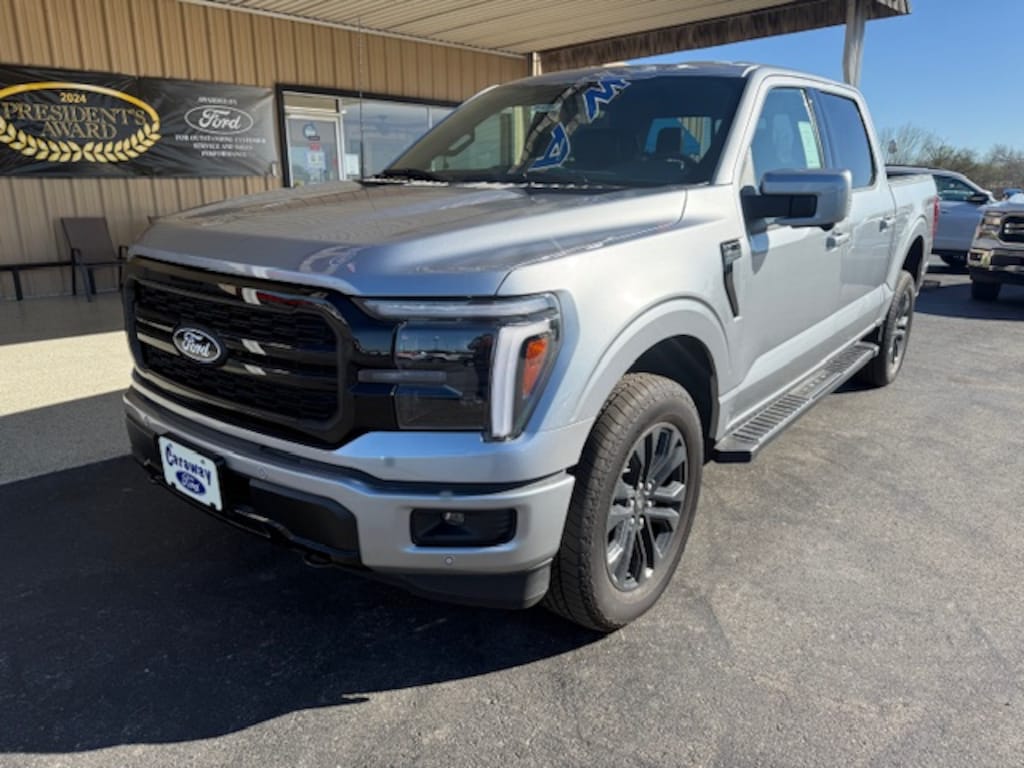 New 2025 Ford F-150 lariat 4x4 TRUCK