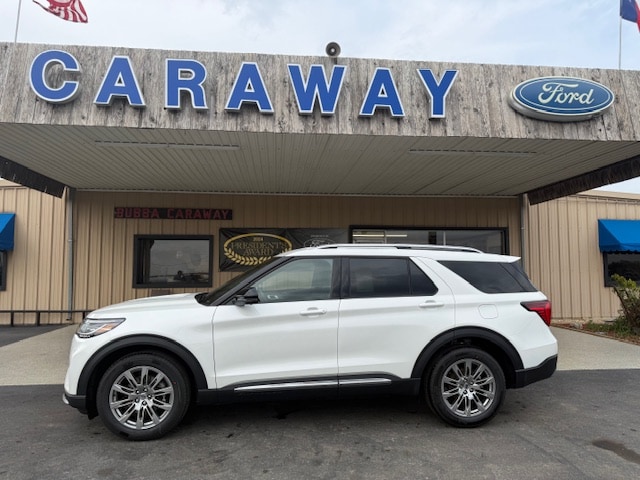 2026 Ford Explorer Platinum's photo