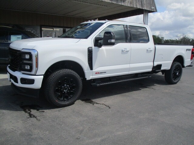 2025 Ford F-350 Lariat photo 3